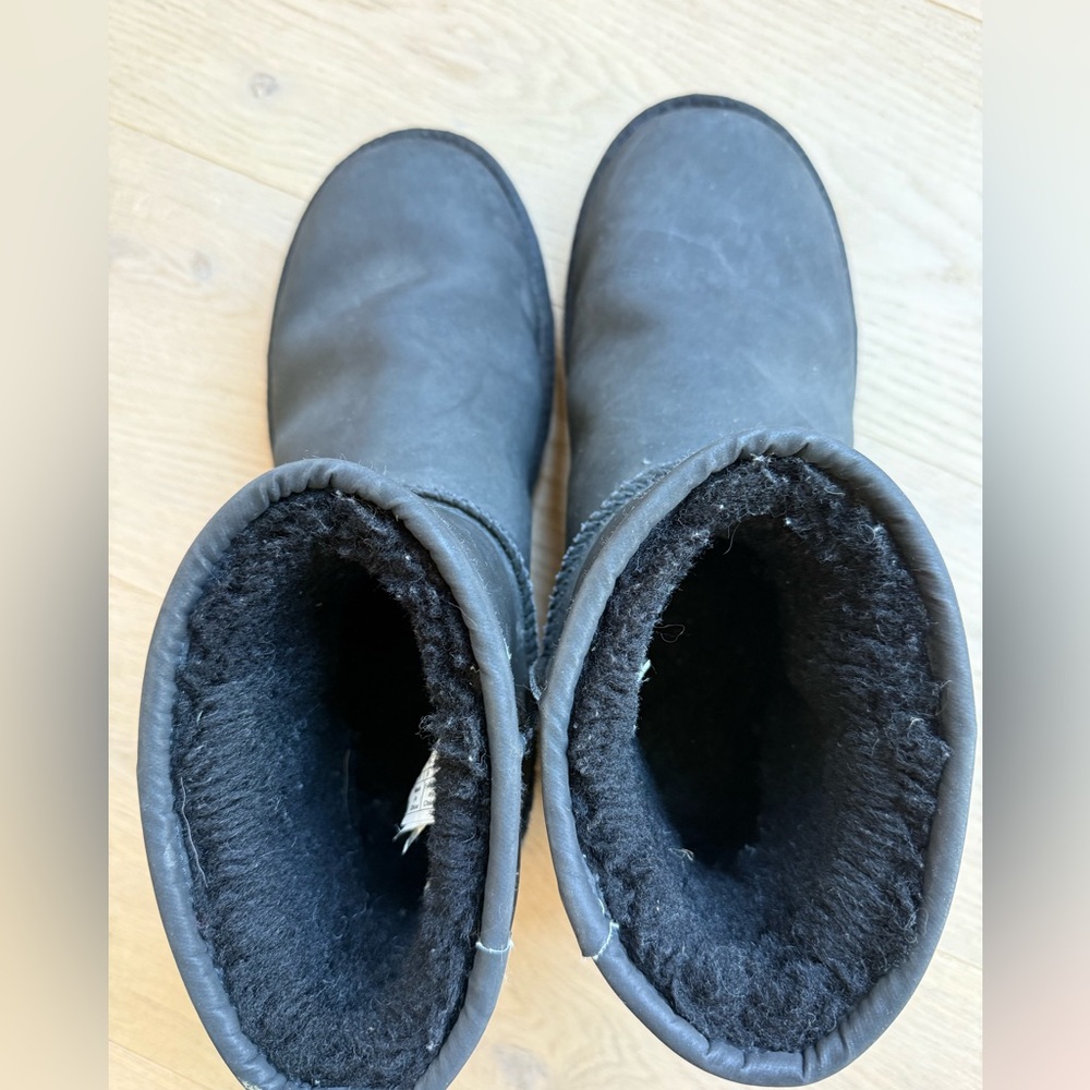 UGG Men’s Classic Mini Boot - Picture 5 of 6